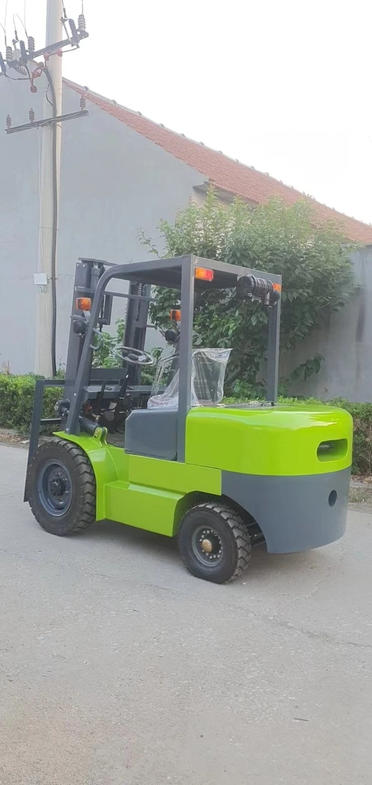 China Diesel Hydraulic Small Forklift 2 Ton 2.5 Ton 3 Ton Diesel LPG Forklift Four Wheels Forklift with Good Quality Gas Mini Stacker Pallet Truck Gas Forklift