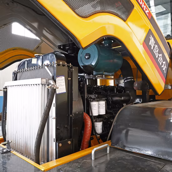 Zl940b 2.5t mini carregadeira totalmente hidráulica motor 103kw com varredor de neve